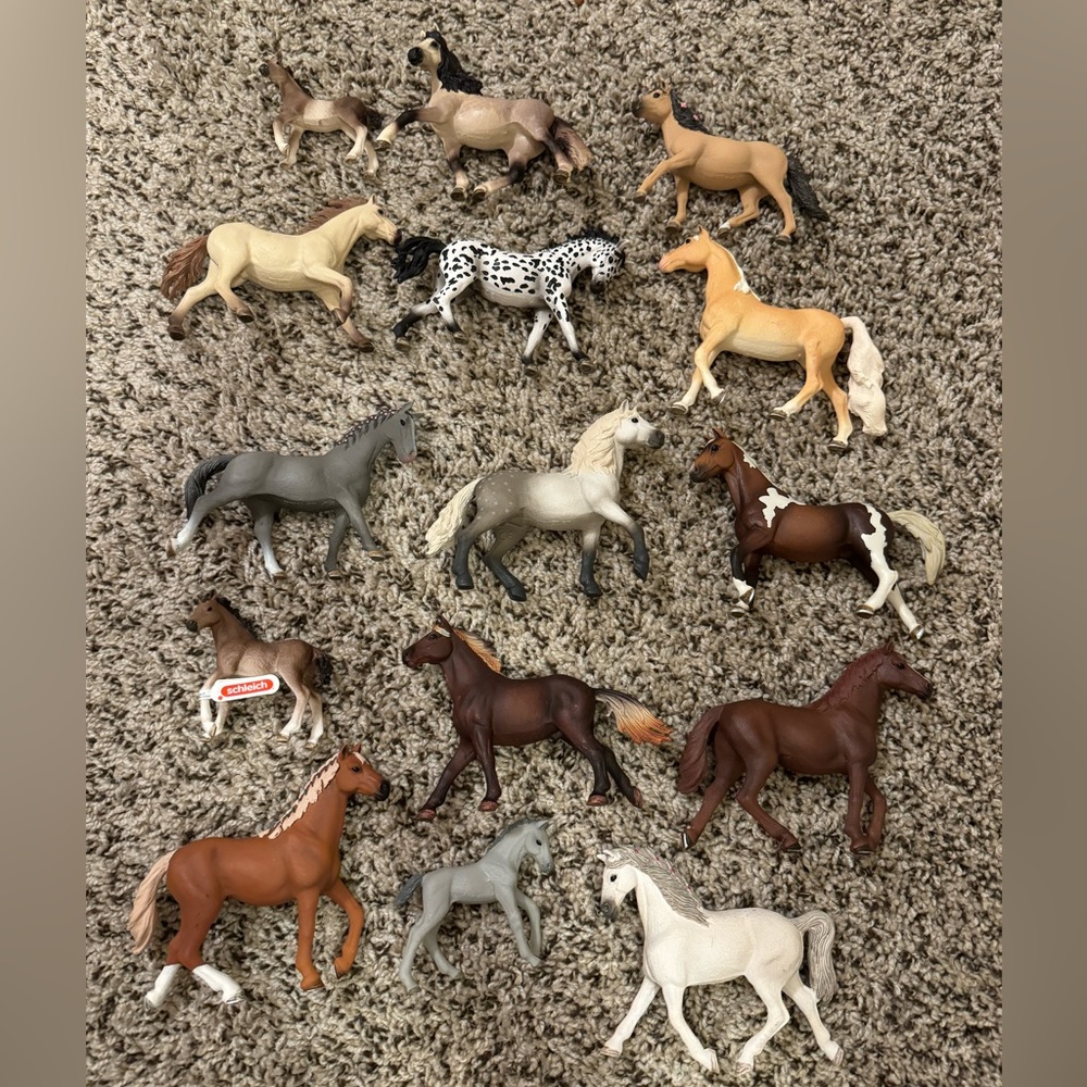 Schleich horse lot (12 horses & 3 foals)